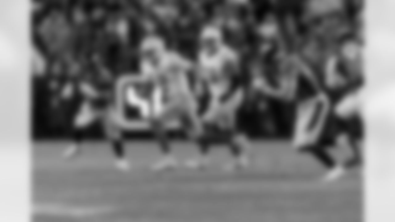 The Los Angeles Chargers play the Denver Broncos on Sunday, December 31, 2023 at Empower Field at Mile High in Denver, CO.
[FINAL SCORE: DEN 16 - LAC 9]