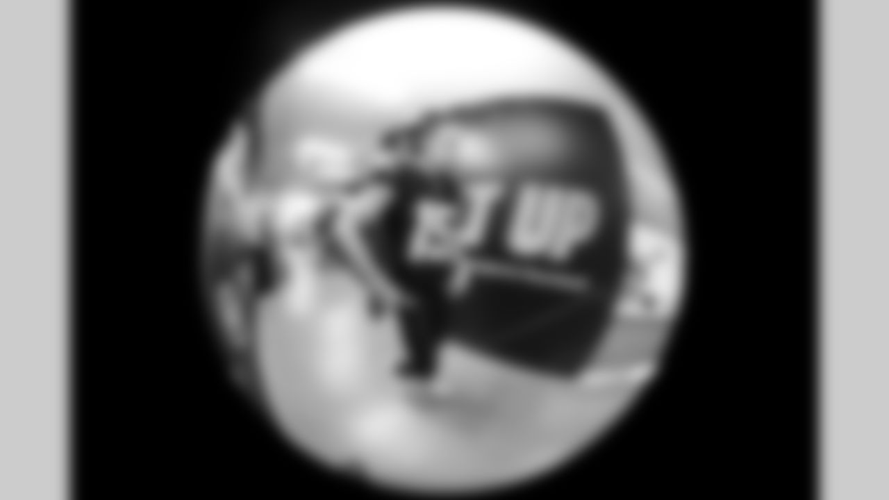 WR Ladd McConkey (15)