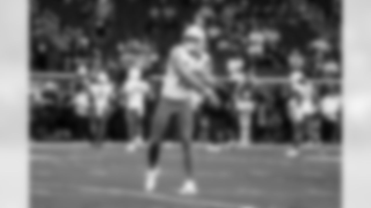 QB Justin Herbert (10)