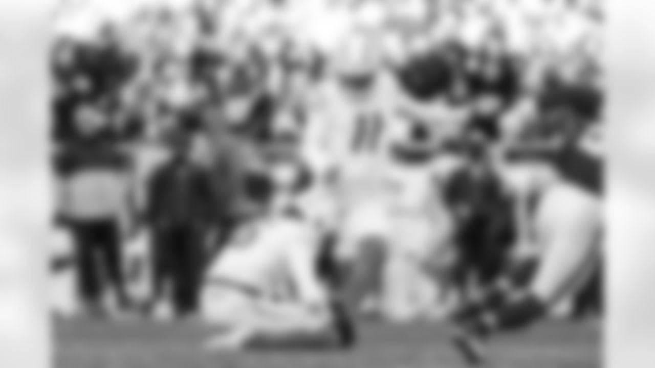 K Cameron Dicker (11) and P JK Scott (16)