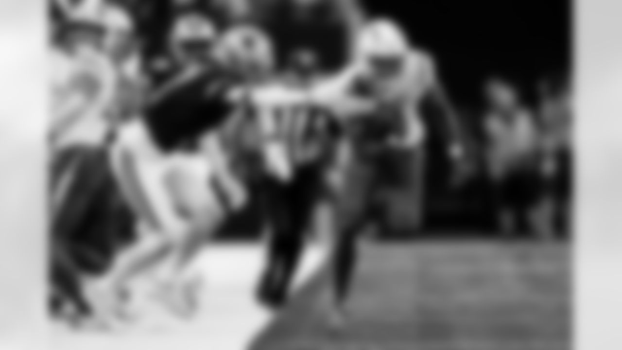 Check out the best shots from the Chargers Week 16 matchup against the Cowboys!