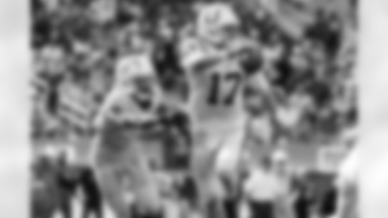 Check out the best shots from the Chargers Week 7 matchup against the Colts!
