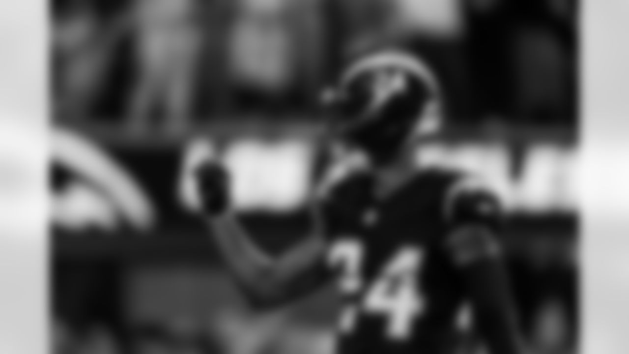 Take a look at the best photos of Chargers 2026 free agent Benjamin St-Juste