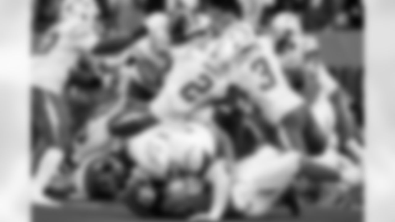 Check out the best shots from the Chargers Week 9 matchup against the Titans!