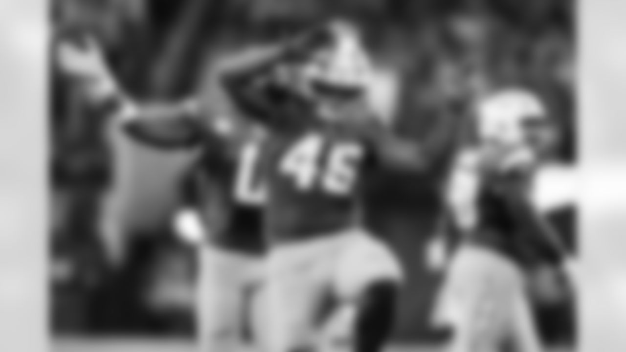 OLB Tuli Tuipulotu (45)