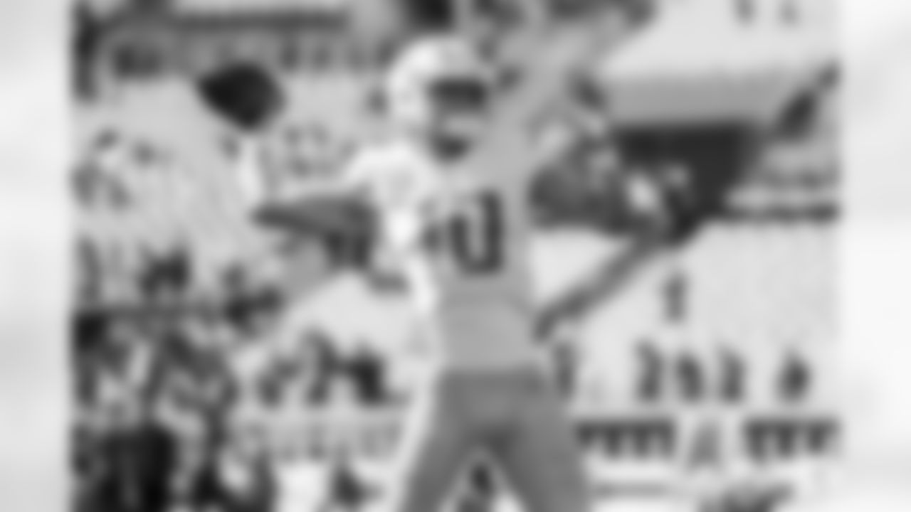 QB Justin Herbert (10)