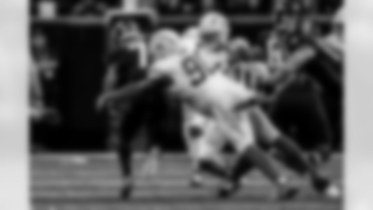 Check out the best shots from the Chargers Week 13 matchup against the Falcons!