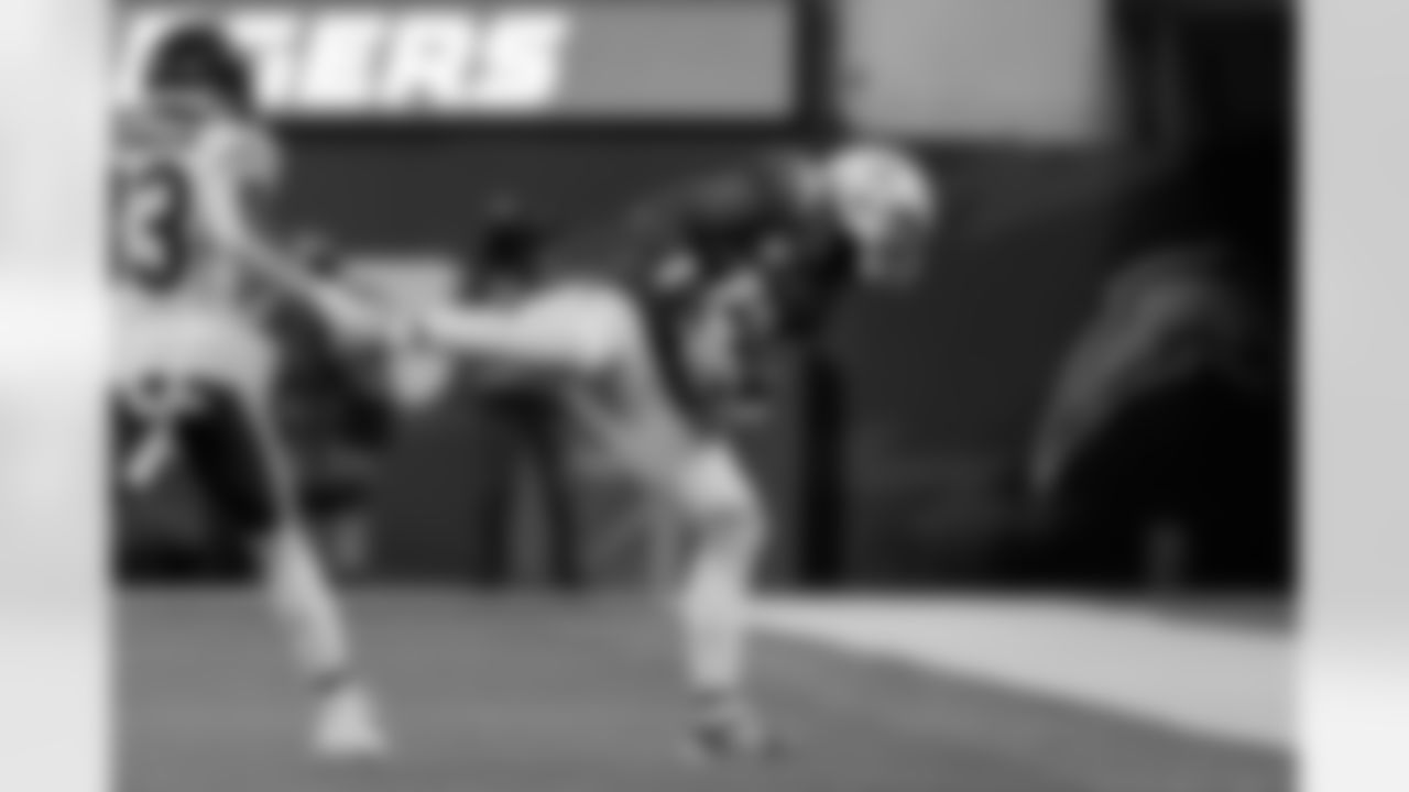 The Los Angeles Chargers play the Chicago Bears on Sunday, October 29, 2023 at SoFi Stadium in Inglewood, CA.
[FINAL SCORE: LAC 30 - CHI 13]