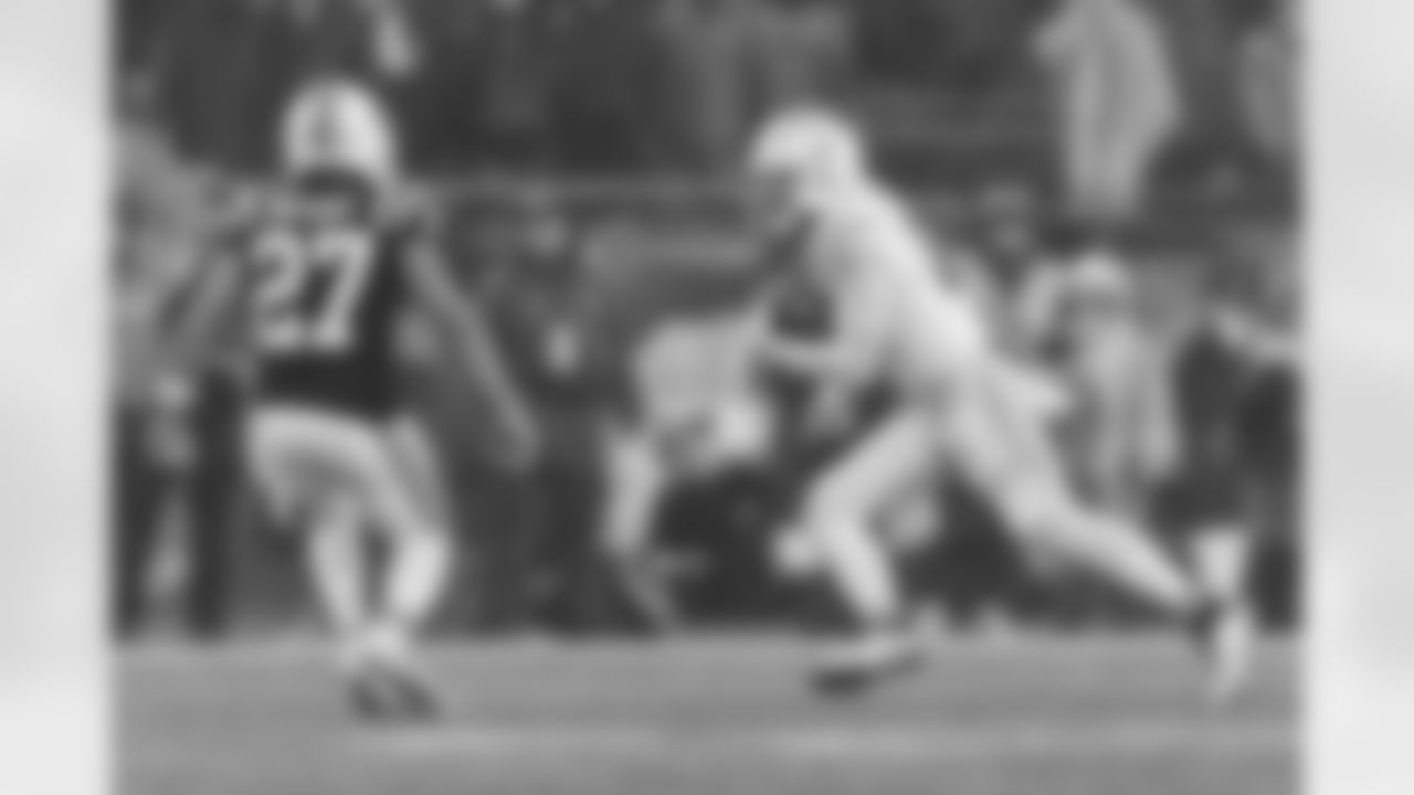 The Los Angeles Chargers play the New England Patriots on Sunday, December 3, 2023 at Gillette Stadium in Foxborough, MA.
[FINAL SCORE: LAC 6 - NE 0]