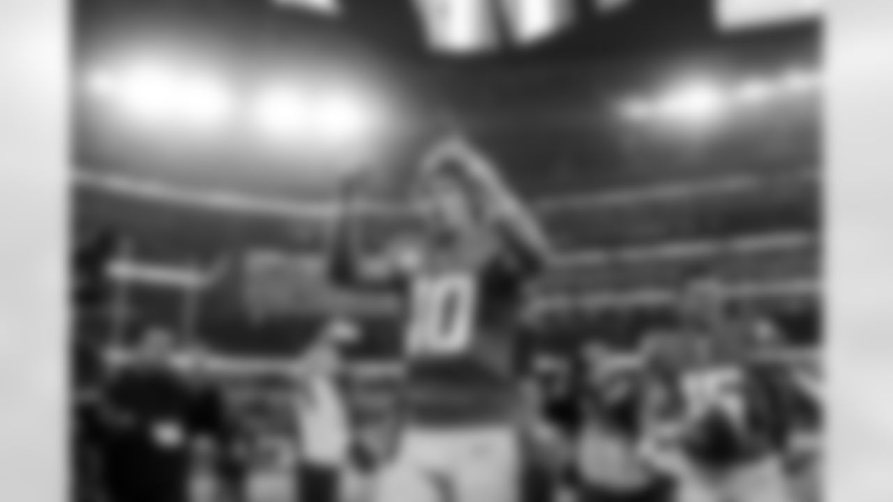 QB Justin Herbert (10)