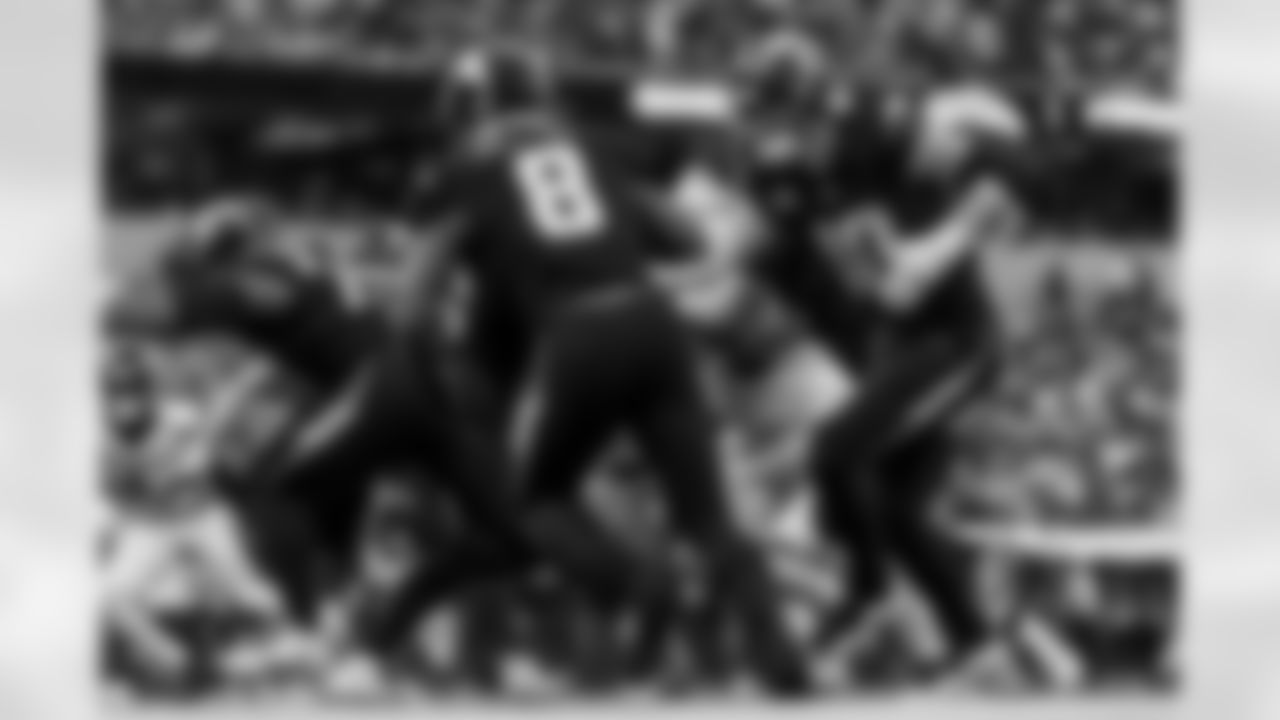 Take a look back at the best photos of Justin Herbert's 2025 campaign.