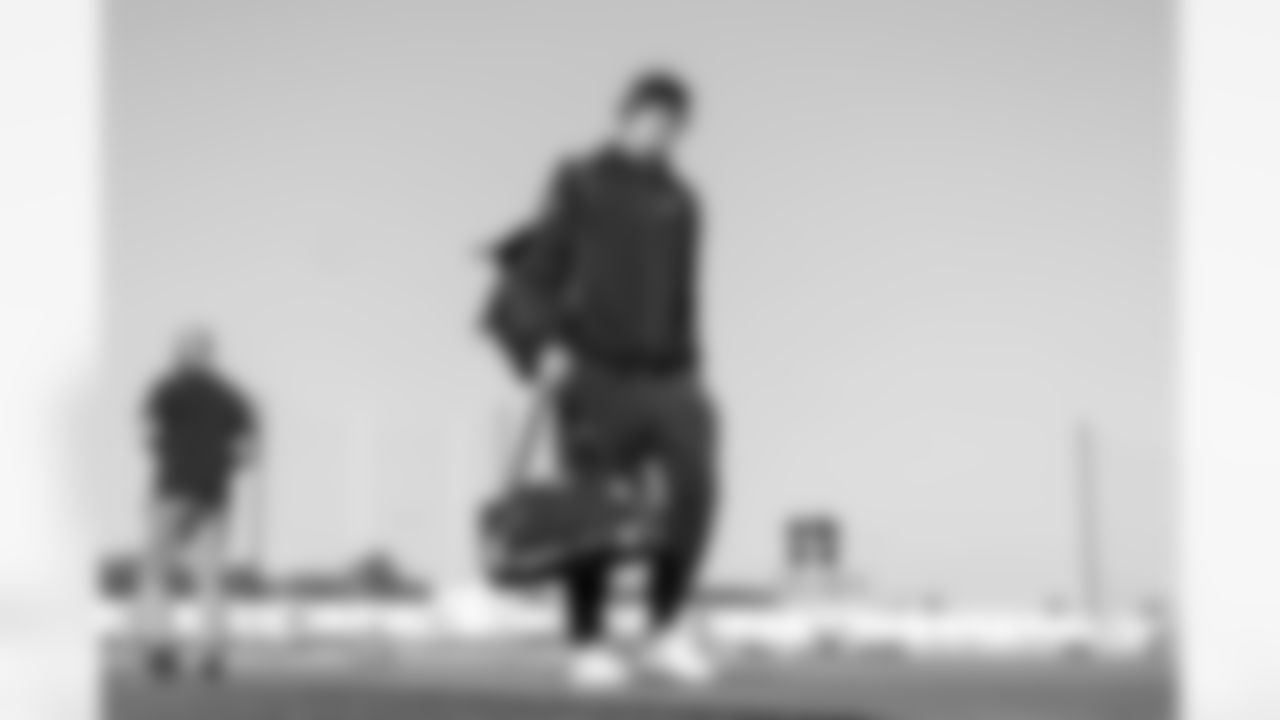 QB Justin Herbert (10)