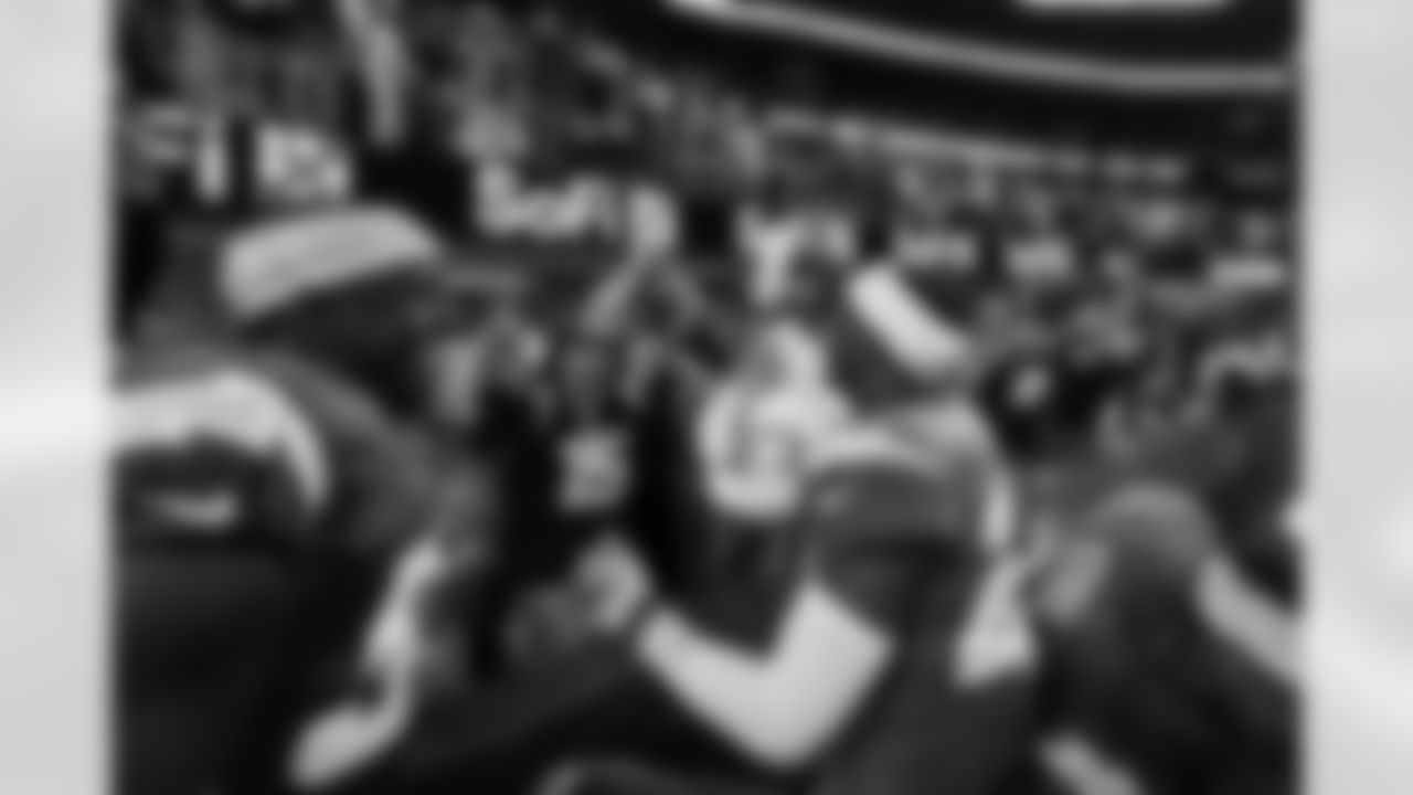 LB Marlowe Wax (58) and CB Tarheeb Still (29)