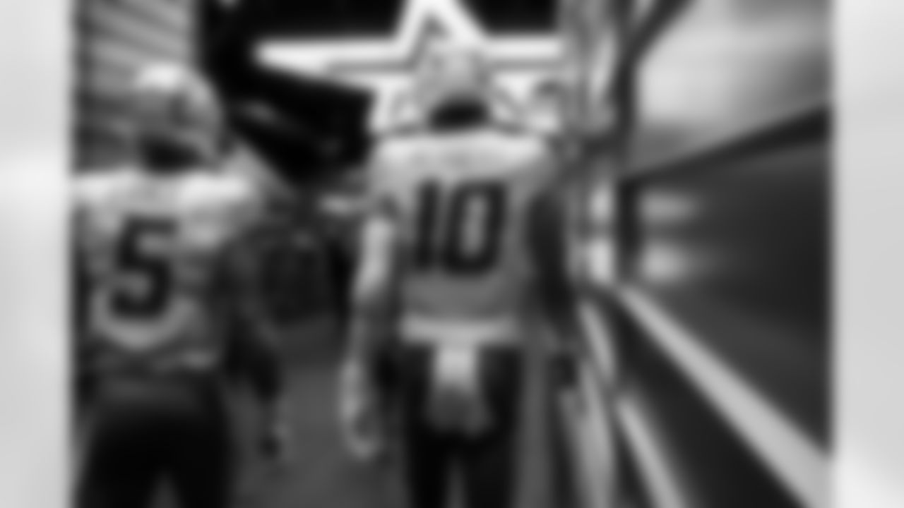 QB Justin Herbert (10)