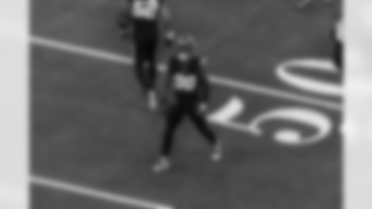 Take a look at the best photos of Chargers 2026 free agent Odafe Oweh