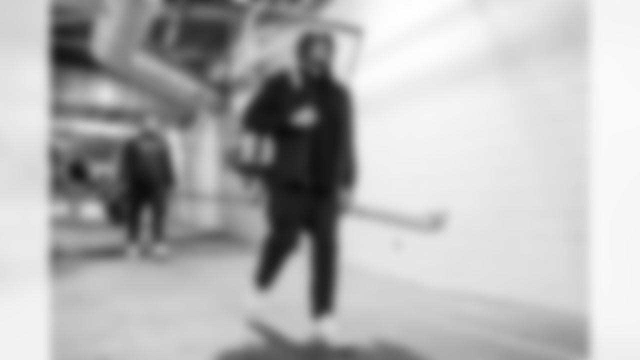 OL Austin Deculus (74)