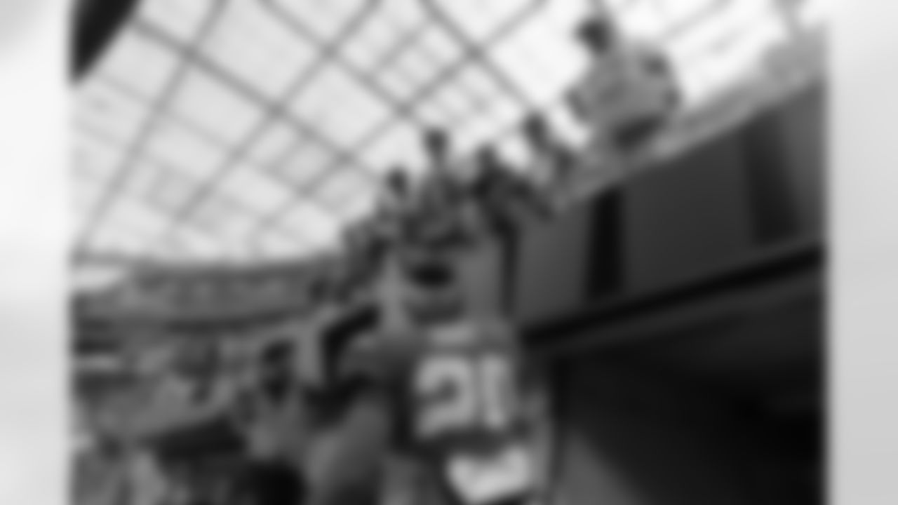 The Los Angeles Chargers play the Las Vegas Raiders on Sunday, September 8, 2024 at SoFi Stadium in Inglewood, CA.
[FINAL SCORE: LAC 22 - LV 10]