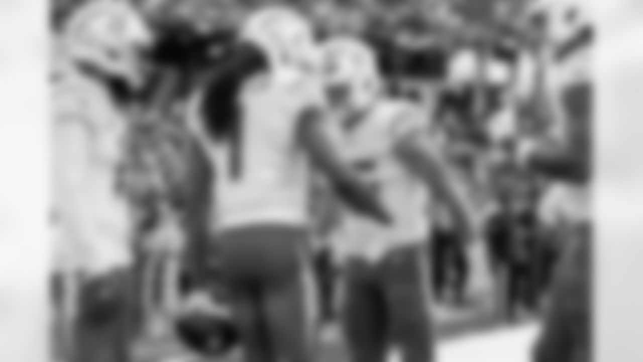 Check out the best shots from the Chargers Week 9 matchup against the Titans!