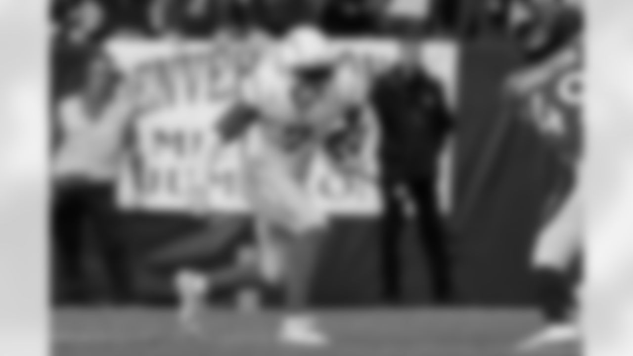 The Los Angeles Chargers play the Denver Broncos on Sunday, December 31, 2023 at Empower Field at Mile High in Denver, CO.
[FINAL SCORE: DEN 16 - LAC 9]