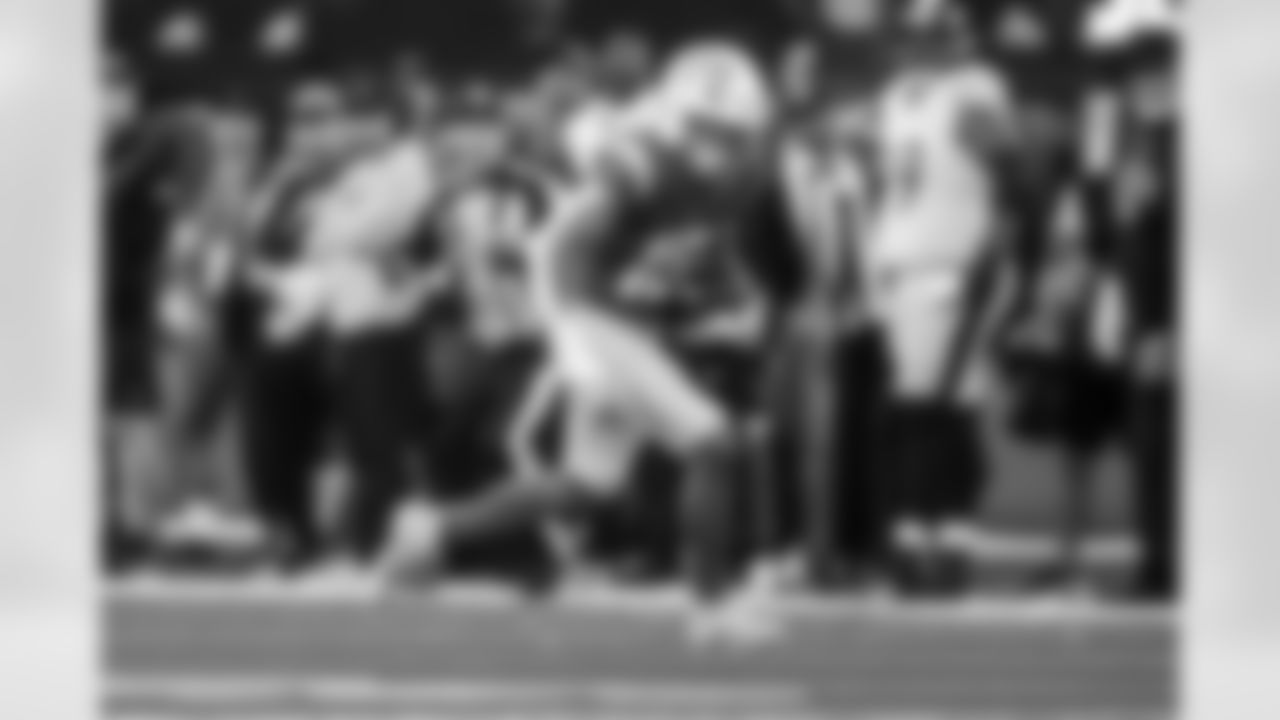 Check out the best shots from the Chargers Week 10 matchup against the Steelers!