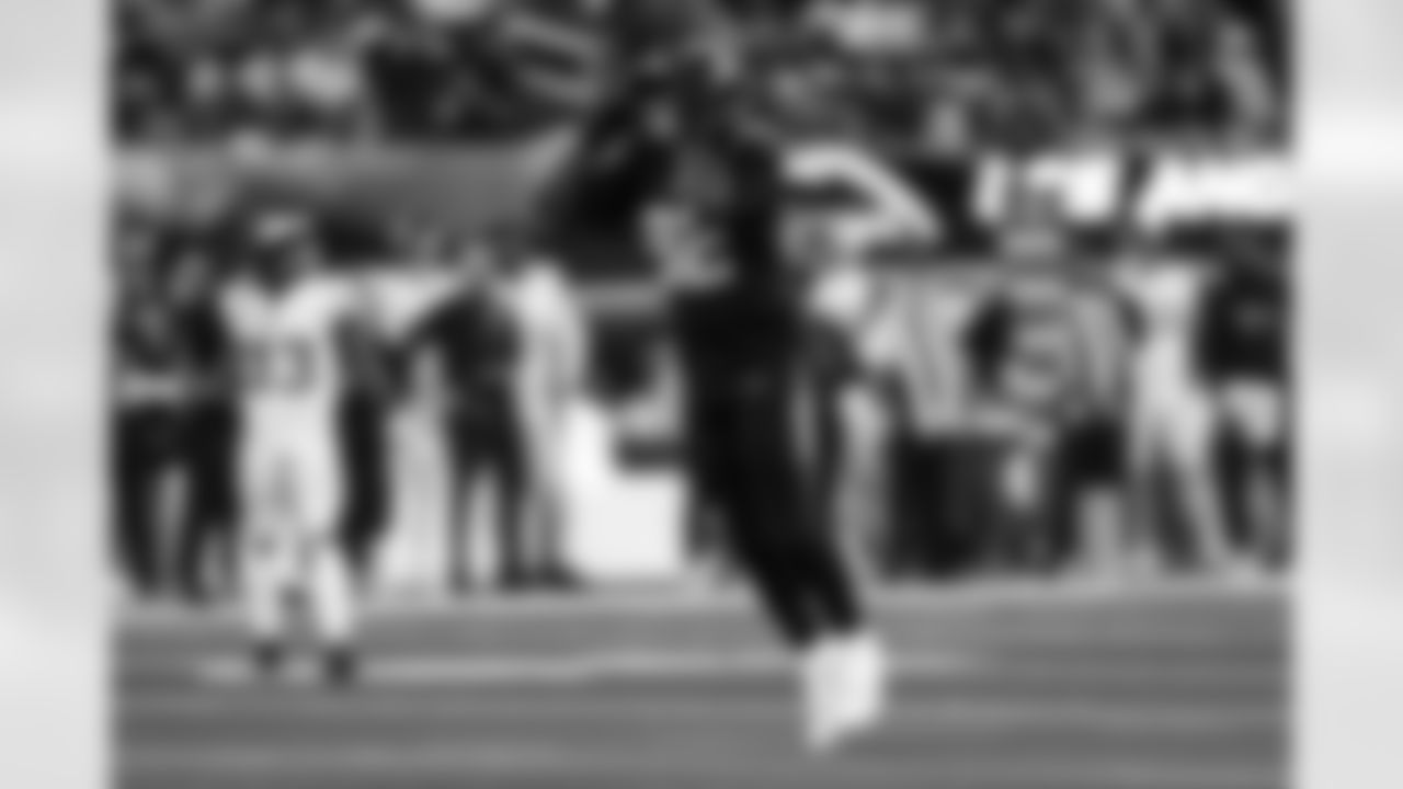 DL Justin Eboigbe (92)