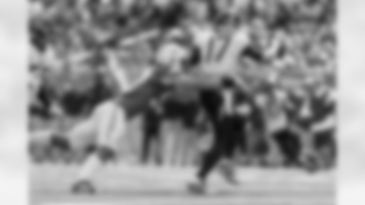 The Los Angeles Chargers play the Tennessee Titans on Sunday, September 17, 2023 at Nissan Stadium in Nashville, TN.
[FINAL SCORE: TEN 27 - LAC 24]