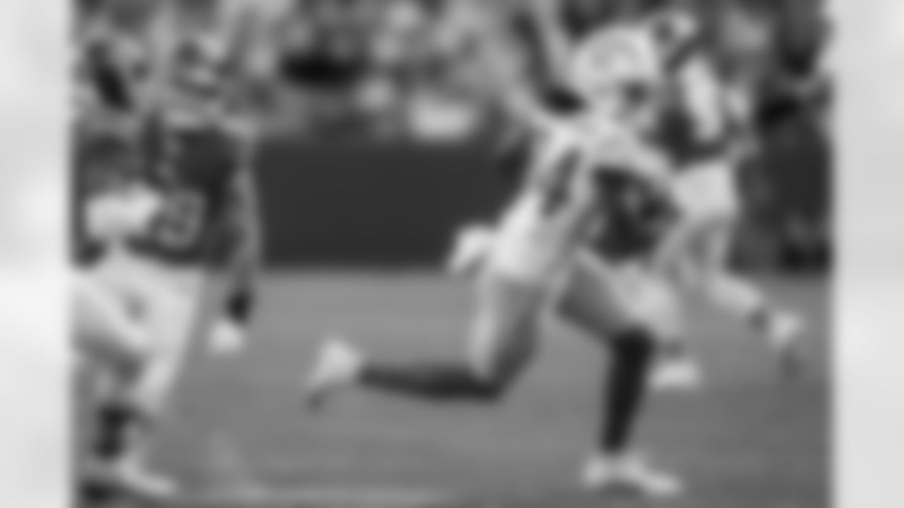 Check out the best shots from the Chargers Week 18 matchup against the Broncos!