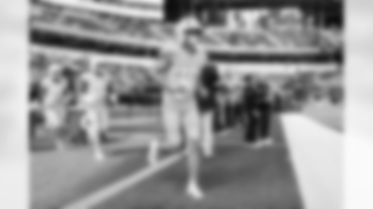 WR Ladd McConkey (15)