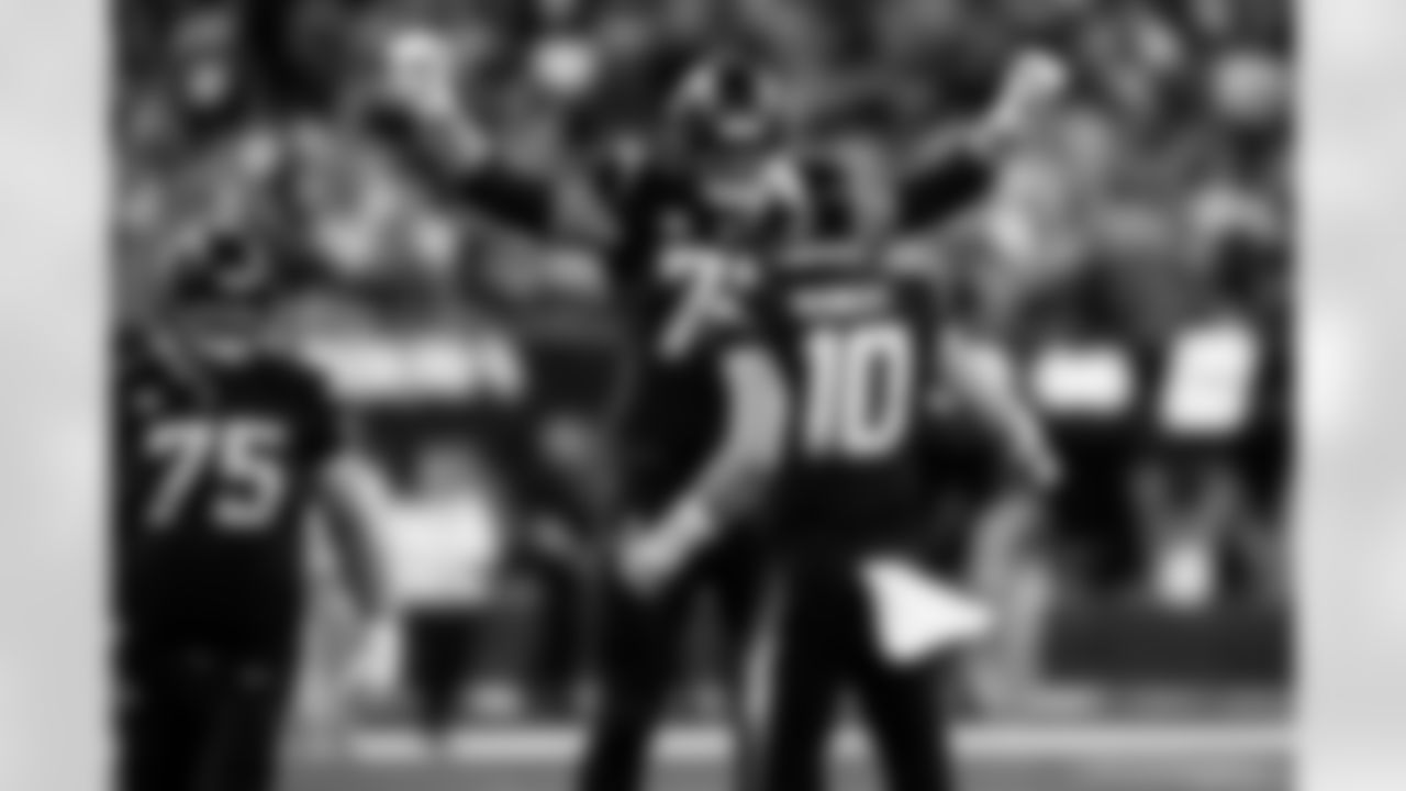 Chargers OT Joe Alt (#76) in action during their Pro Bowl season.