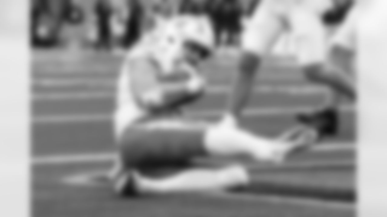 Check out the best shots from the Chargers Week 9 matchup against the Titans!