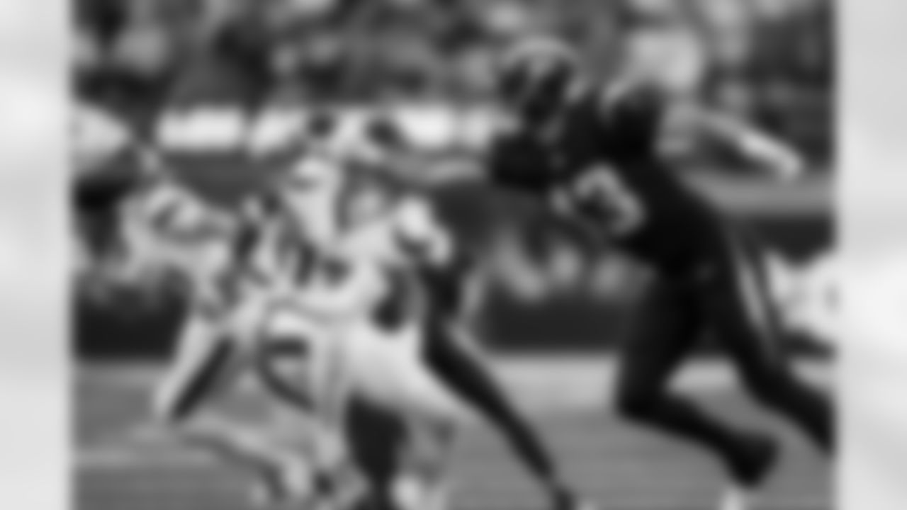 Check out the best shots from the Chargers Week 17 matchup against the Texans!