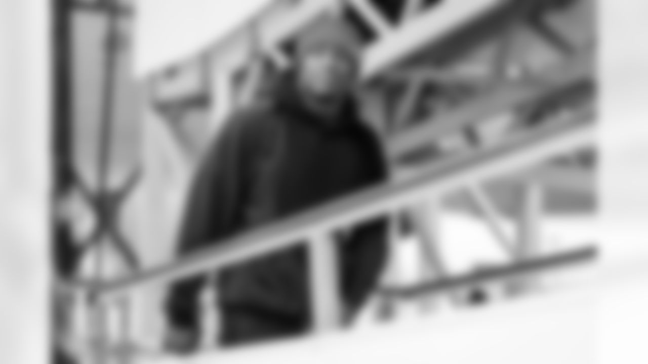 Los Angeles Chargers LB Daiyan Henley (0) travels to Denver on Saturday, Jan. 3, 2025 for the Week 18 regular season matchup against the Denver Broncos.