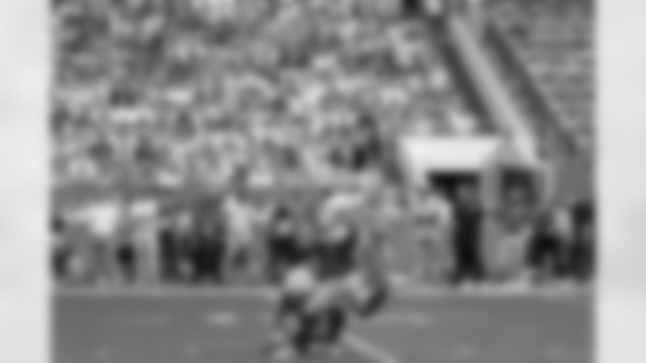 Check out the best shots from the Chargers Week 6 matchup against the Dolphins!