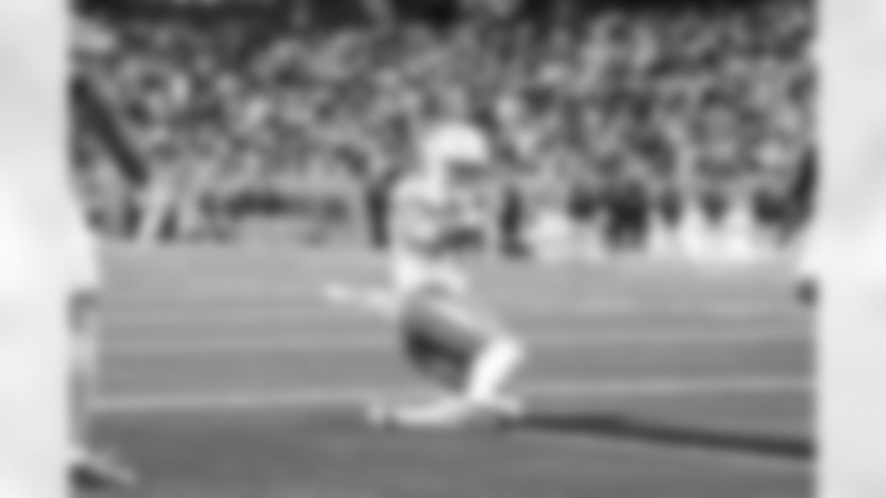 QB Justin Herbert (10)