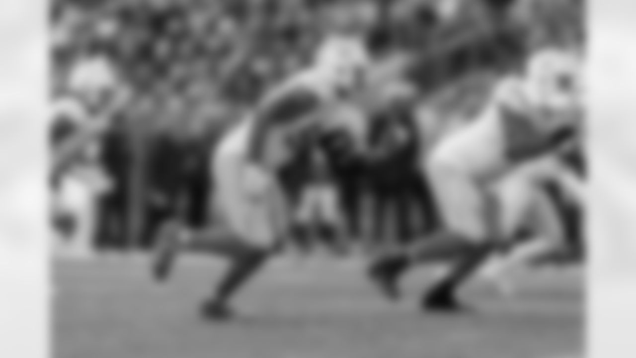 The Los Angeles Chargers play the Denver Broncos on Sunday, December 31, 2023 at Empower Field at Mile High in Denver, CO.
[FINAL SCORE: DEN 16 - LAC 9]