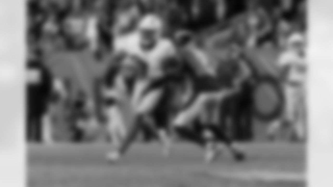 The Los Angeles Chargers play the Denver Broncos on Sunday, December 31, 2023 at Empower Field at Mile High in Denver, CO.
[FINAL SCORE: DEN 16 - LAC 9]