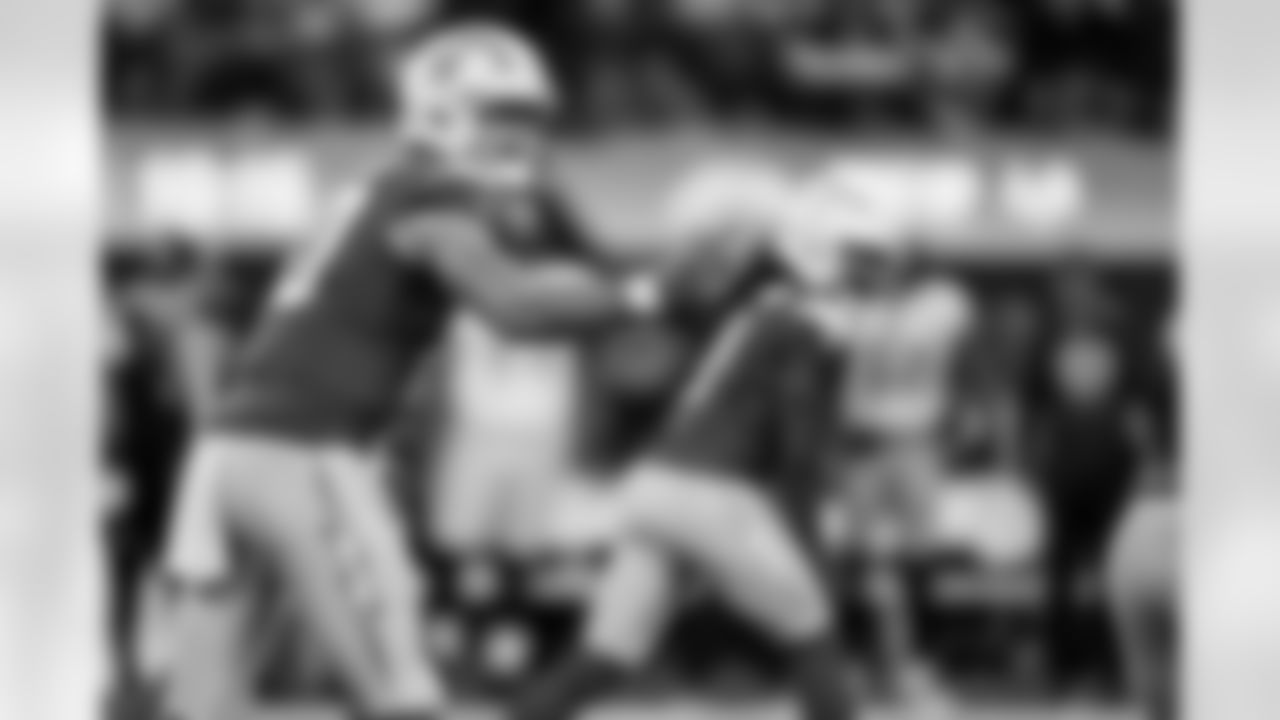 Take a look back at the best photos of Justin Herbert's 2025 campaign.