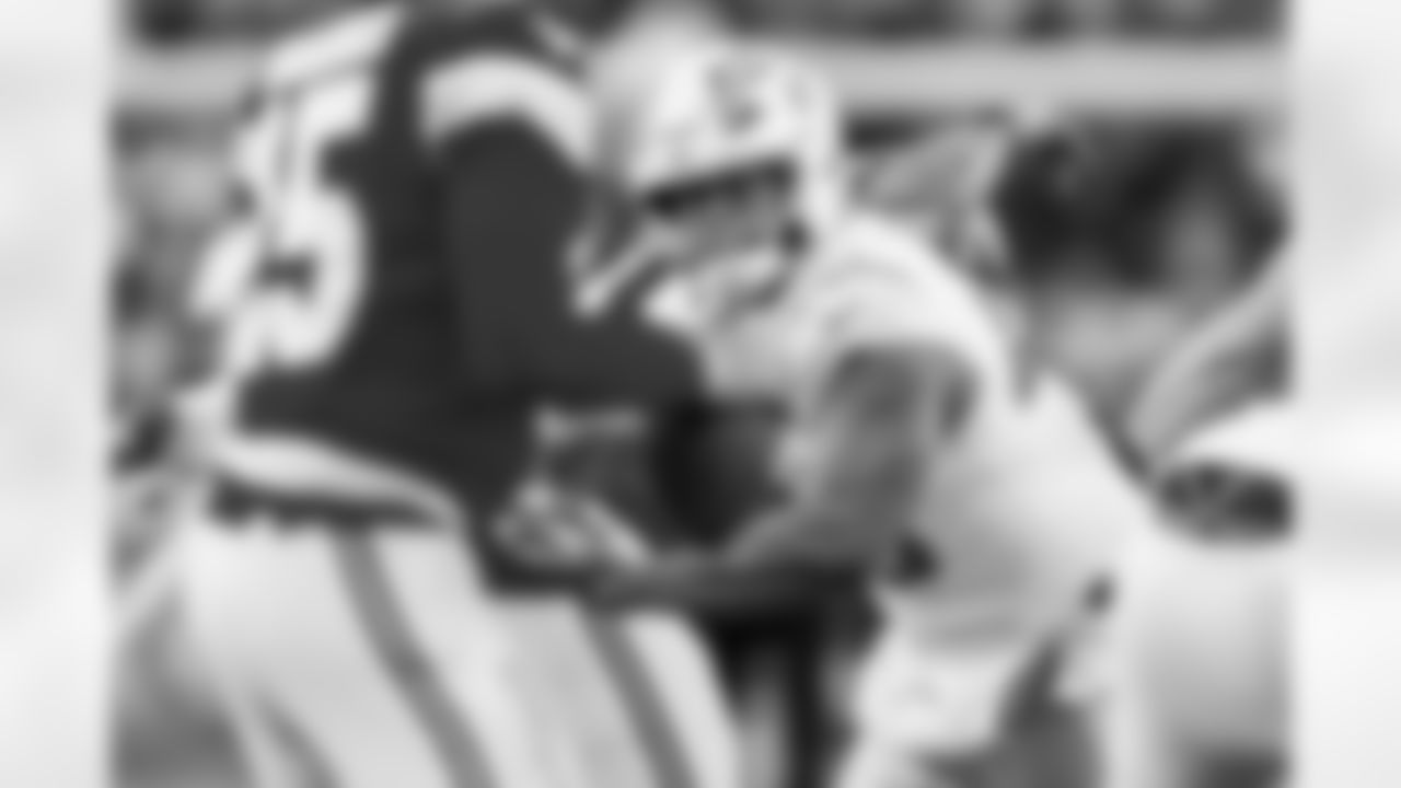 Check out the best shots from the Chargers Week 15 matchup against the Chiefs!