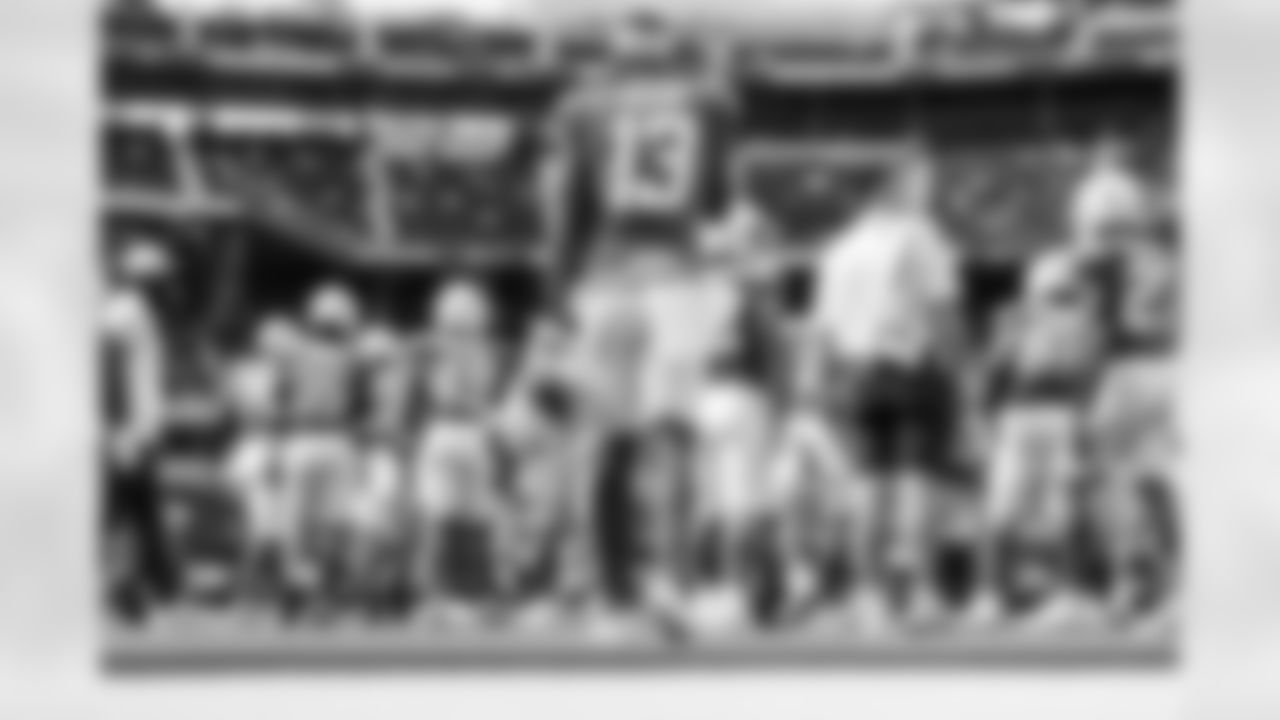 143_7LAC1906