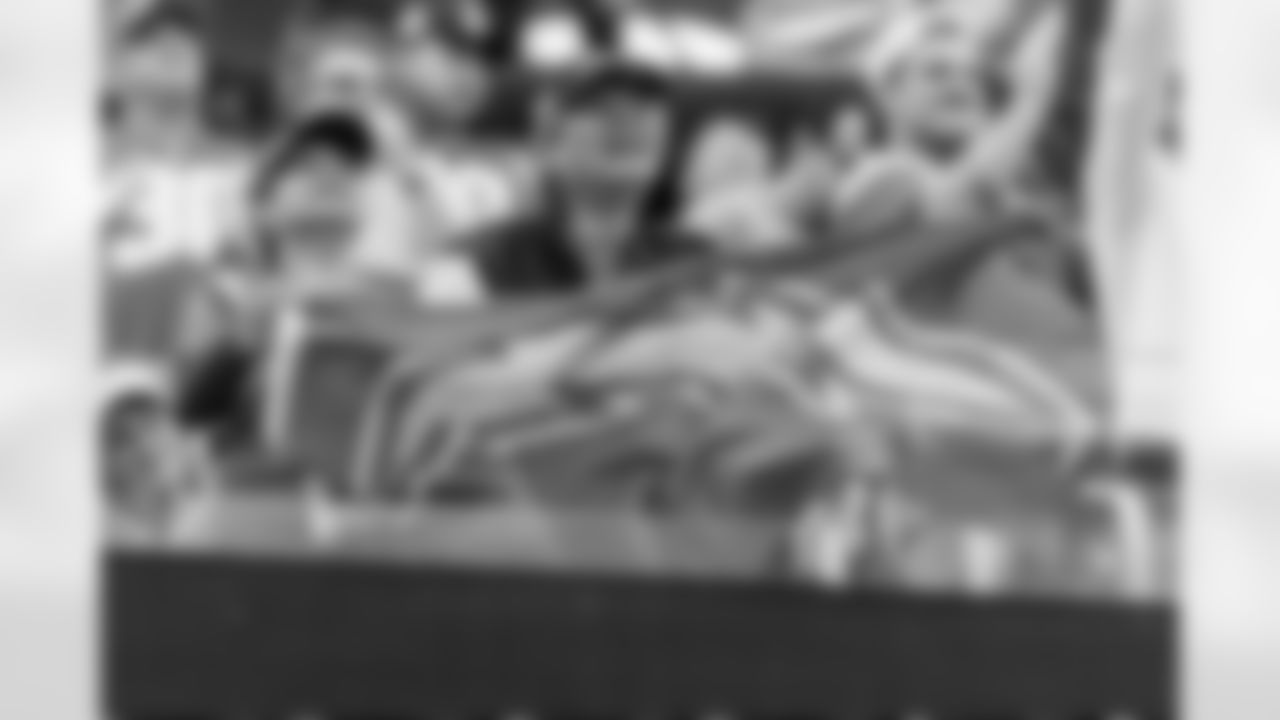 The Los Angeles Chargers play the Tennessee Titans on Sunday, November 10, 2024 at SoFi Stadium in Inglewood, CA.
[FINAL SCORE: LAC 27 - TEN 17]