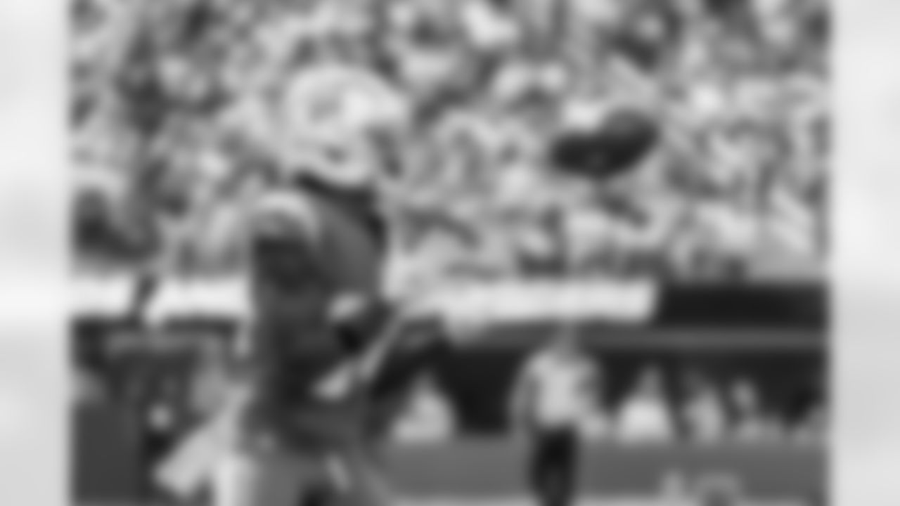 Take a look back at the best photos of the Chargers 2025 draft class in their inaugural NFL campaign.