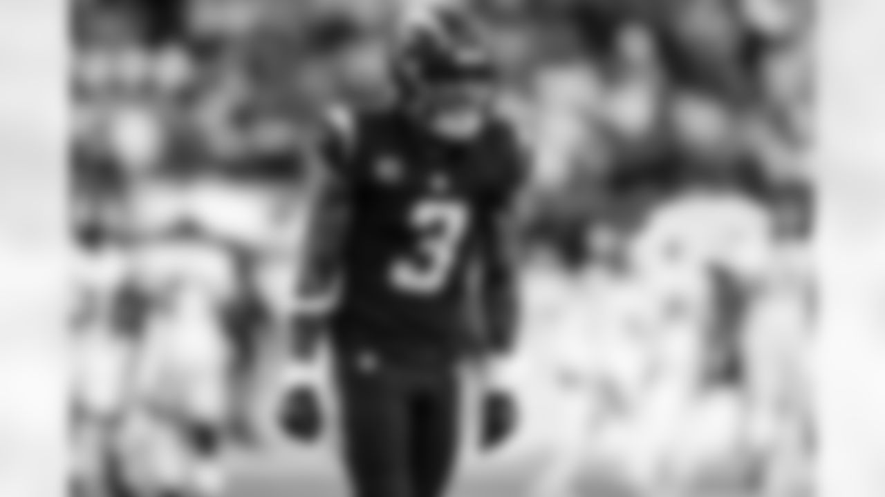 S Derwin James Jr. (3)