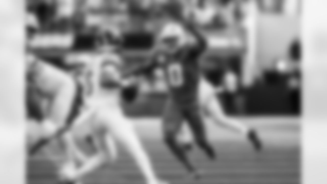 Check out the best shots from the Chargers Week 5 matchup against the Commanders!