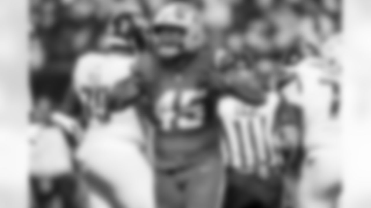 Take a look back at the best photos of Tuli Tuipulotu's 2025 campaign.