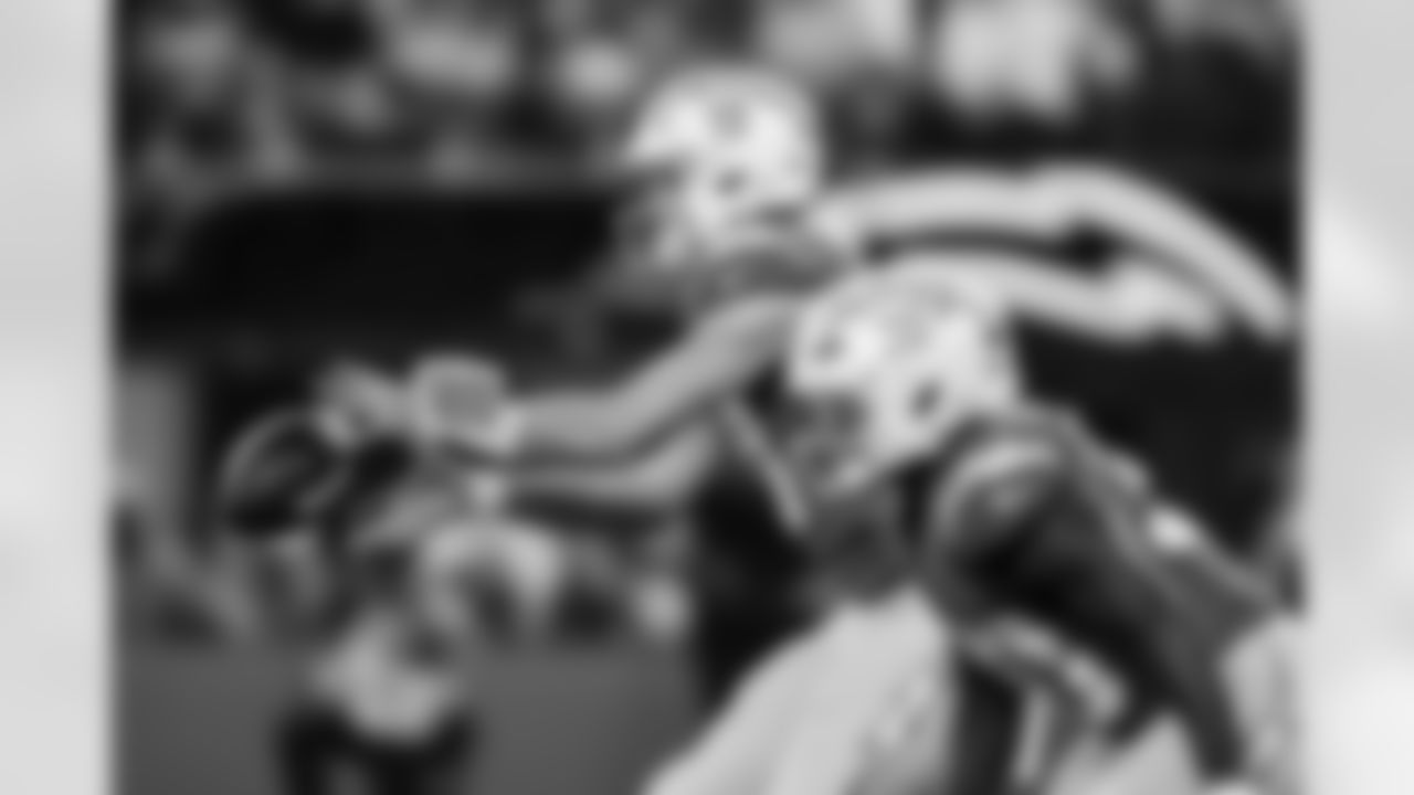 QB Justin Herbert (10)