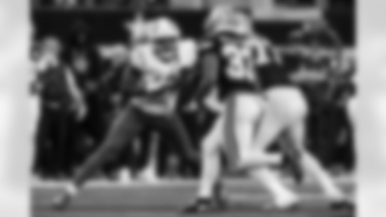 Take a look back at the best photos of the Chargers 2025 draft class in their inaugural NFL campaign.