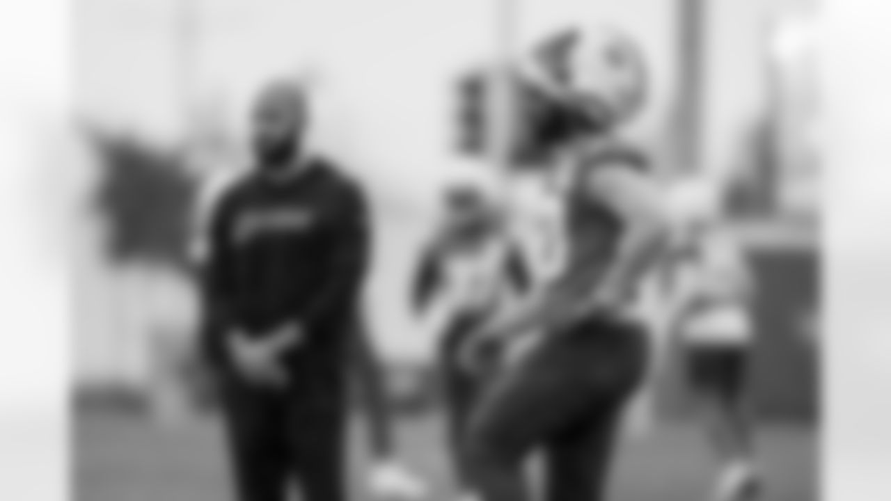 The Los Angeles Chargers play the Houston Texans on Wednesday, December 31, 2025 at SoFi Stadium in Inglewood, CA.
[FINAL SCORE: HOU 20 - LAC 16]