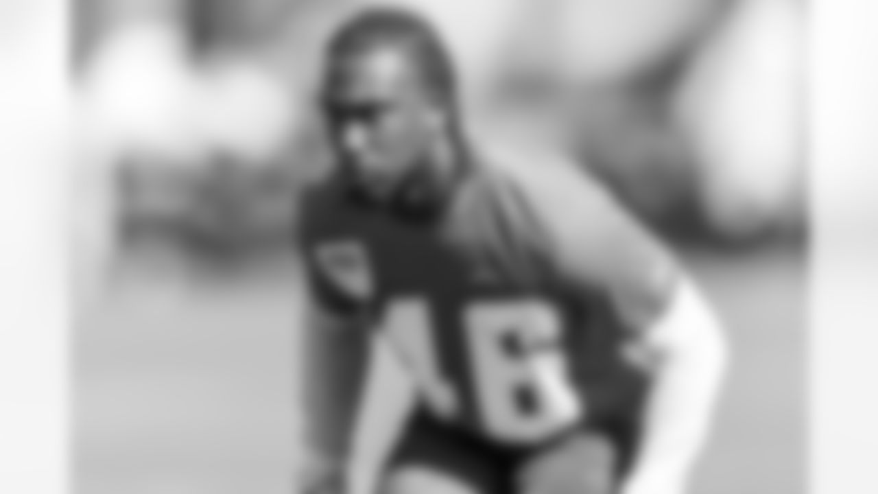 Los Angeles Chargers players participate in Phase 2 of the offseason program on Tuesday, May 20, 2025 at The Bolt in El Segundo, CA.