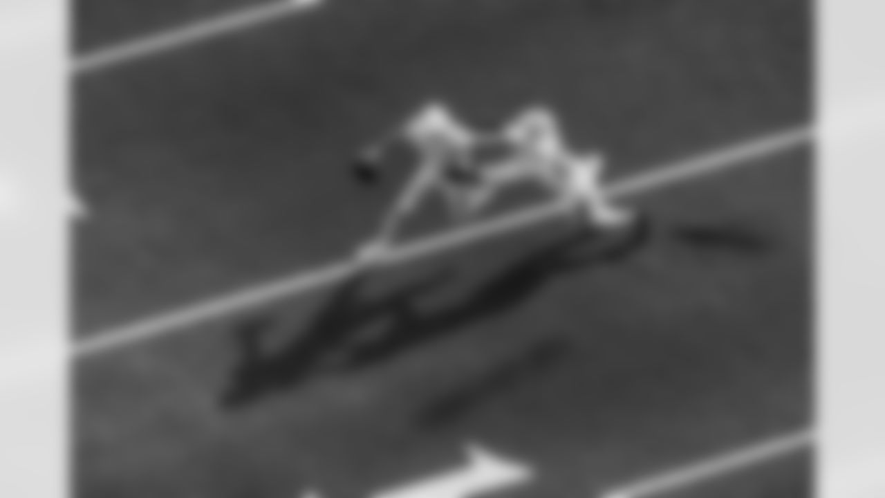 Take a look back at the best photos of Justin Herbert's 2025 campaign.