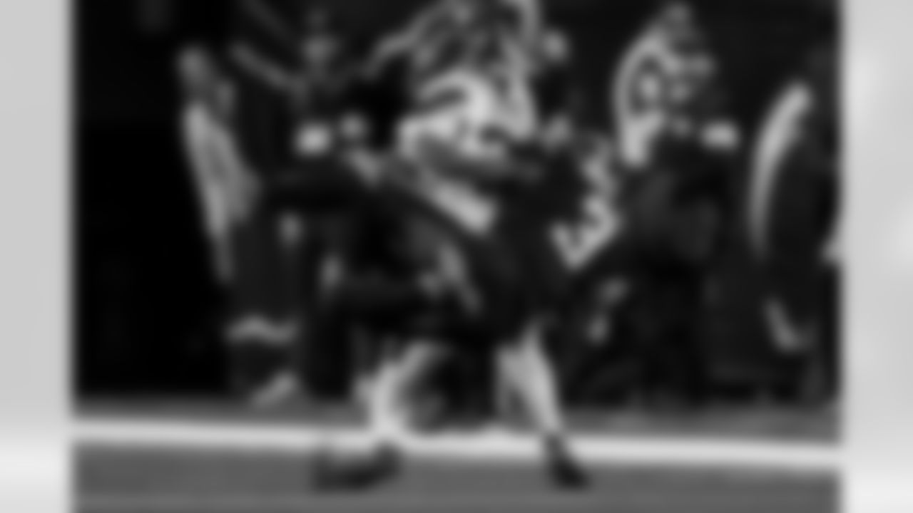 Check out the best shots from the Chargers Week 17 matchup against the Texans!